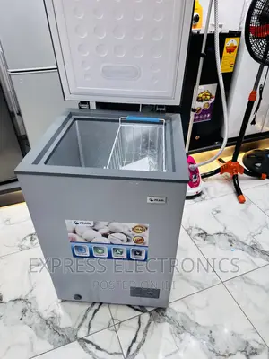 Quality Sleek Grey Chest Freezer Pearl 100L