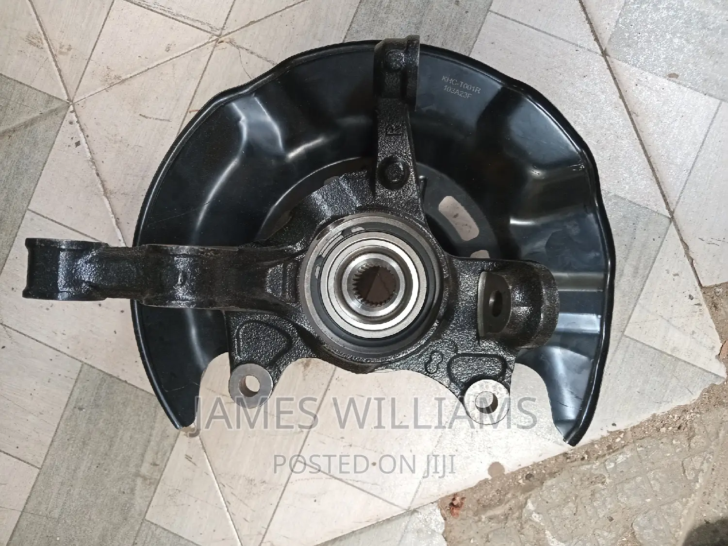 Toyota Corolla 2015 -2017 Hub