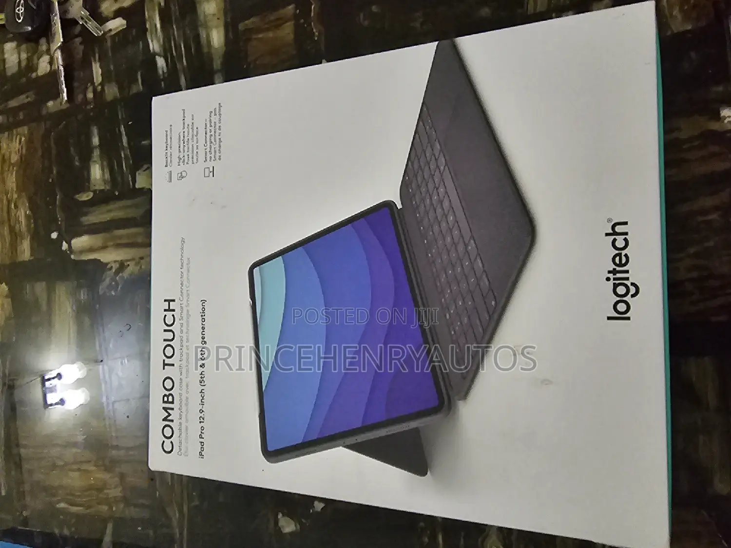 Logitech Combo Touch iPad Pro 12.9-Inch 5th, 6th Gen