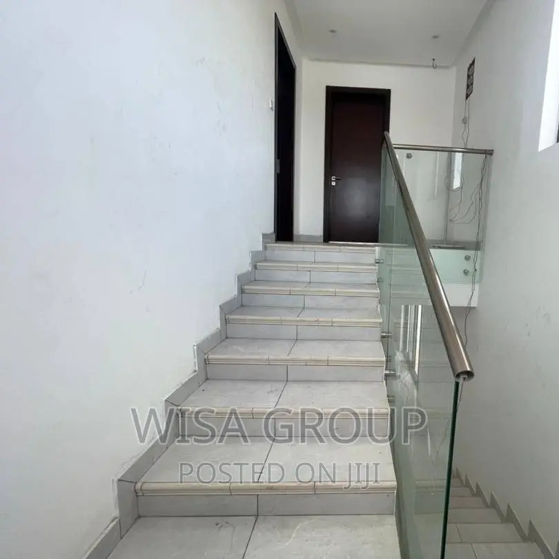 5bdrm Duplex in Wisa Groups, Accra Metropolitan for sale