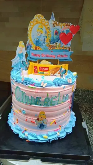 Cinderella Theme Cake for Kids