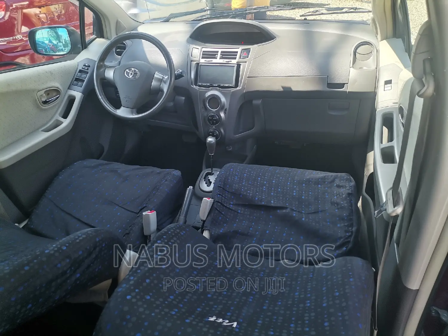 Toyota Vitz 1.3 FWD 5dr 2010 Burgundy