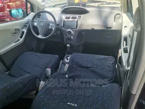 Toyota Vitz 1.3 FWD 5dr 2010 Burgundy