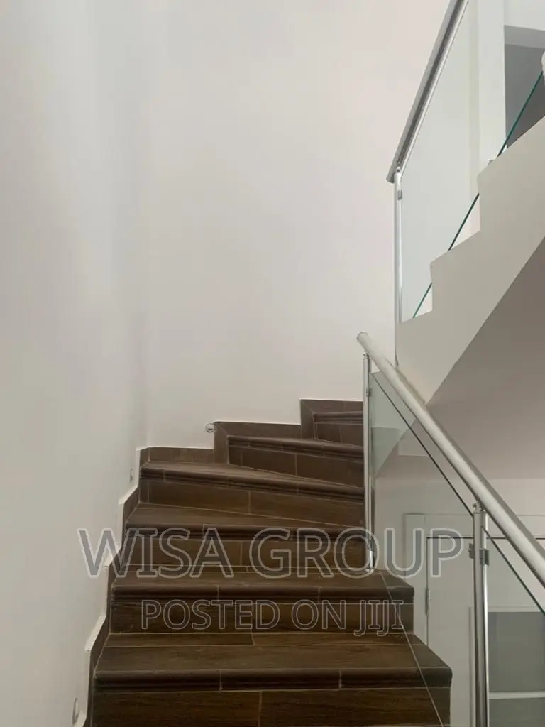 4bdrm Duplex in Accra Metropolitan for sale