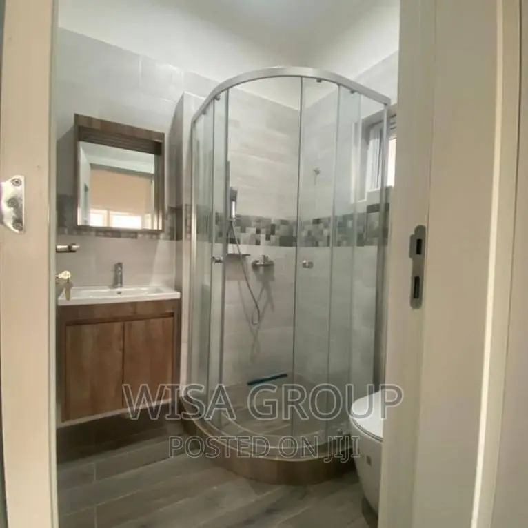 4bdrm Duplex in Accra Metropolitan for sale