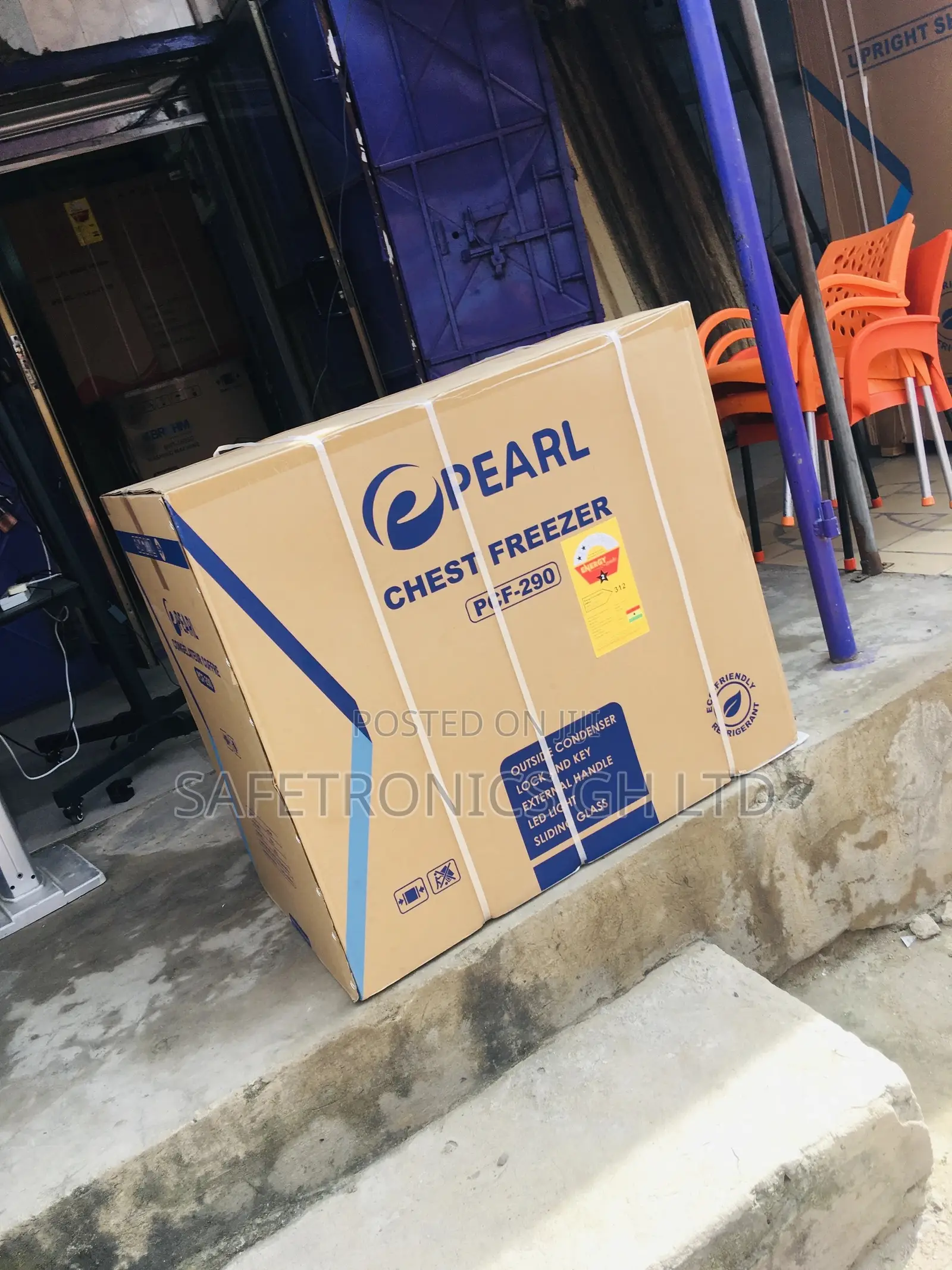 Pearl Glass Lid 215 Liter Singledoor Chestfreezer PCF-290