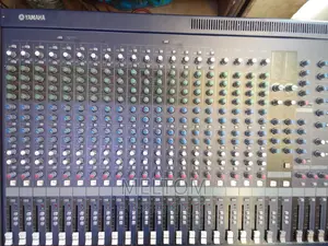 Yamaha Mg24/14fx 24channels Professional Mixer