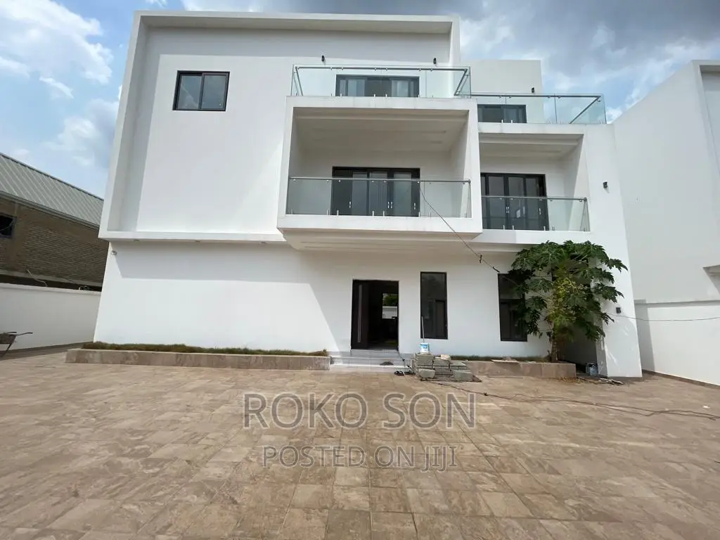 5bdrm Duplex in Dr Roko, Airport Residential Area for sale