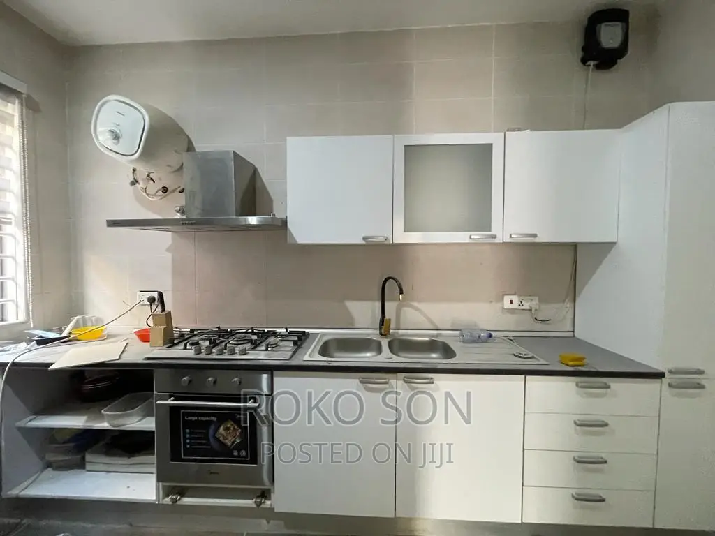 5bdrm Duplex in Dr Roko, Airport Residential Area for sale