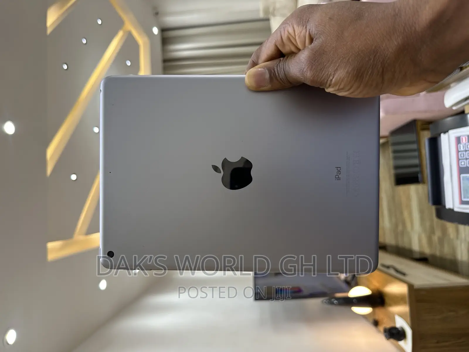 Apple iPad 9.7 32 GB Gray