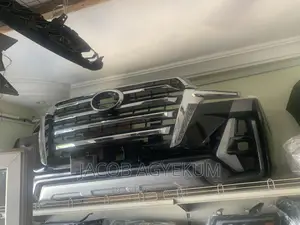 Toyota Land Cruiser V8 Front Bumper 2022