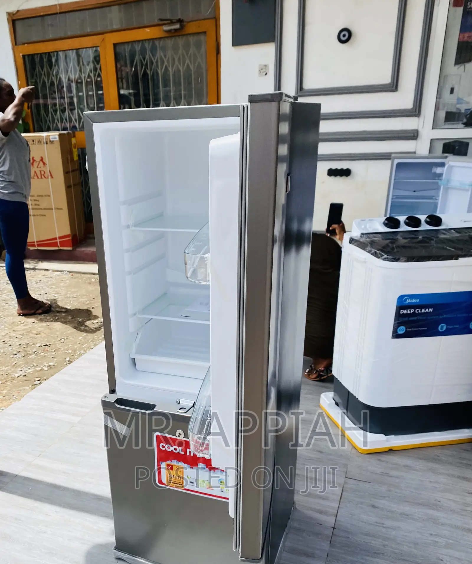 Well Designed Zara 180BF Double Door Refrigerator.