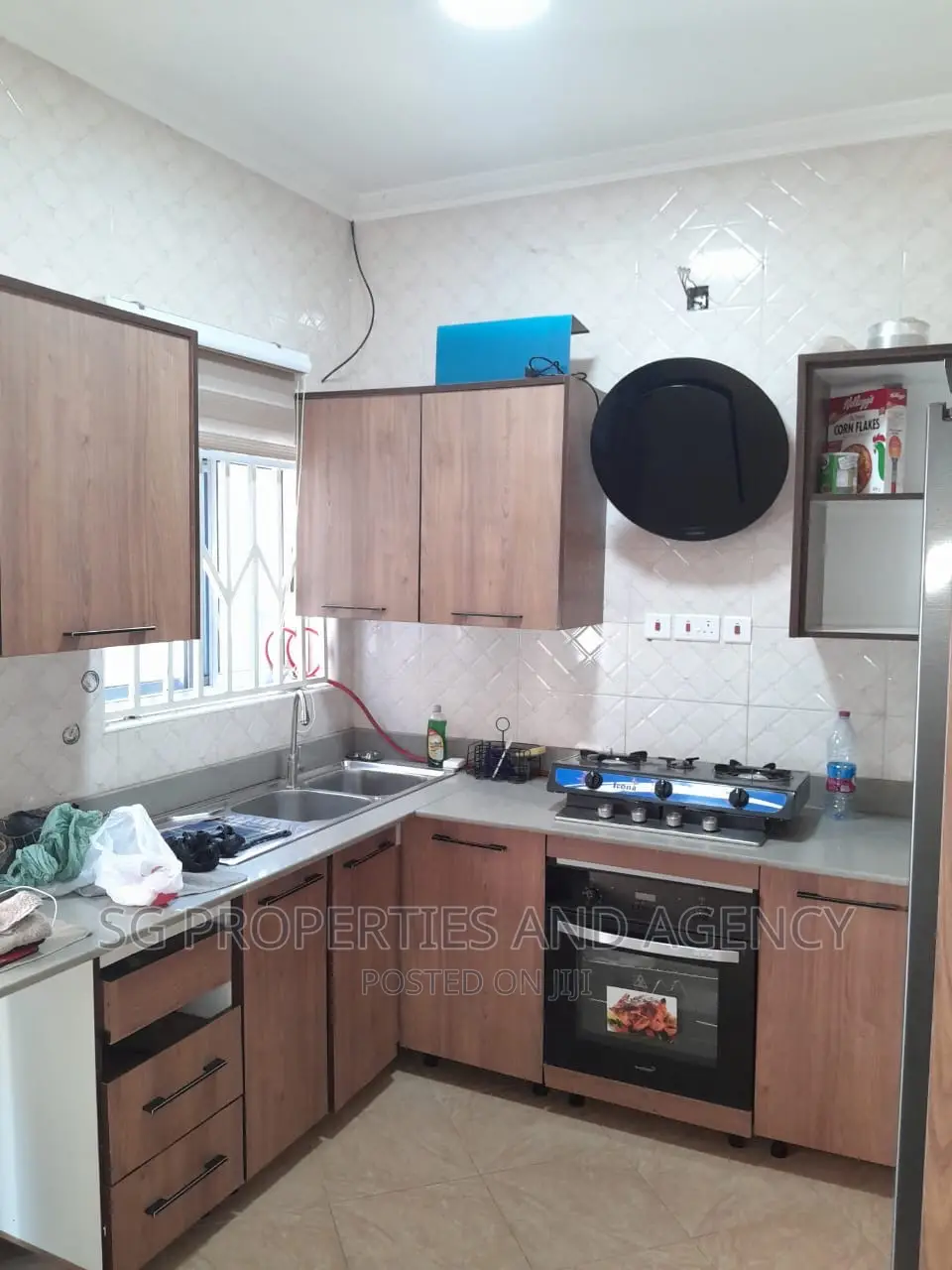 3bdrm House in Kfc, Spintex for rent