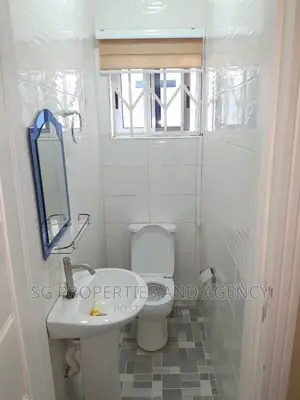 3bdrm House in Kfc, Spintex for rent