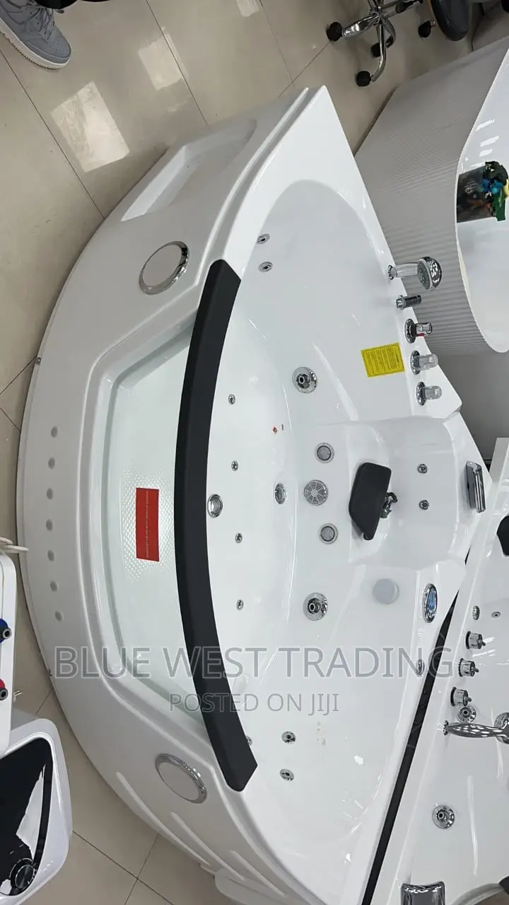 Bathtub Jacuzzi in Accra Metropolitan Plumbing & Water Supply, Samuel Agyenim Boateng Jiji