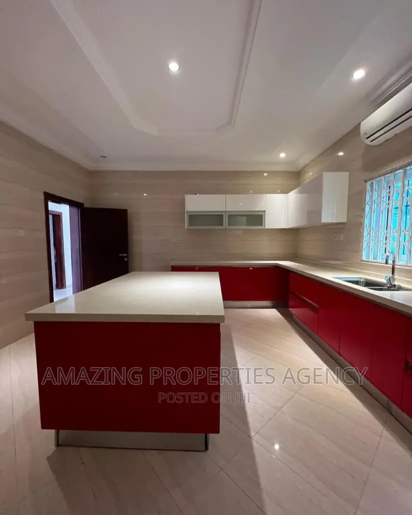 5bdrm House in East Legon for sale