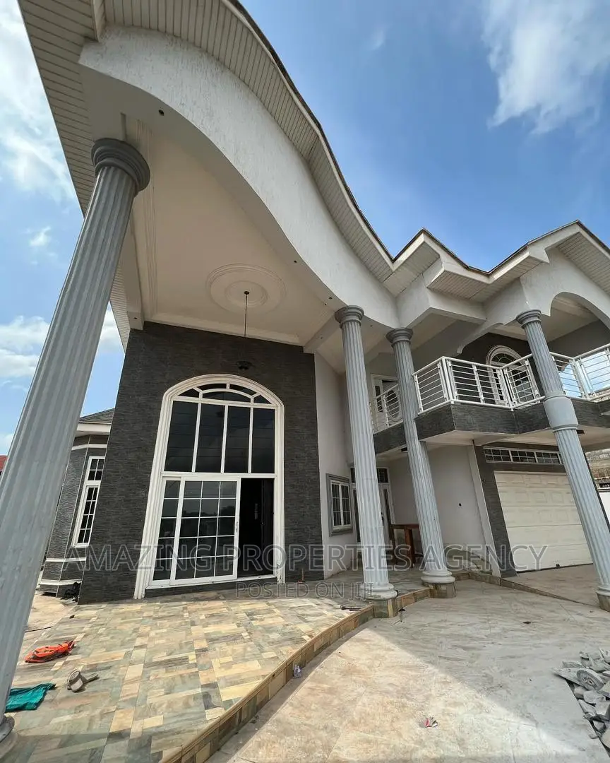 5bdrm House in East Legon for rent