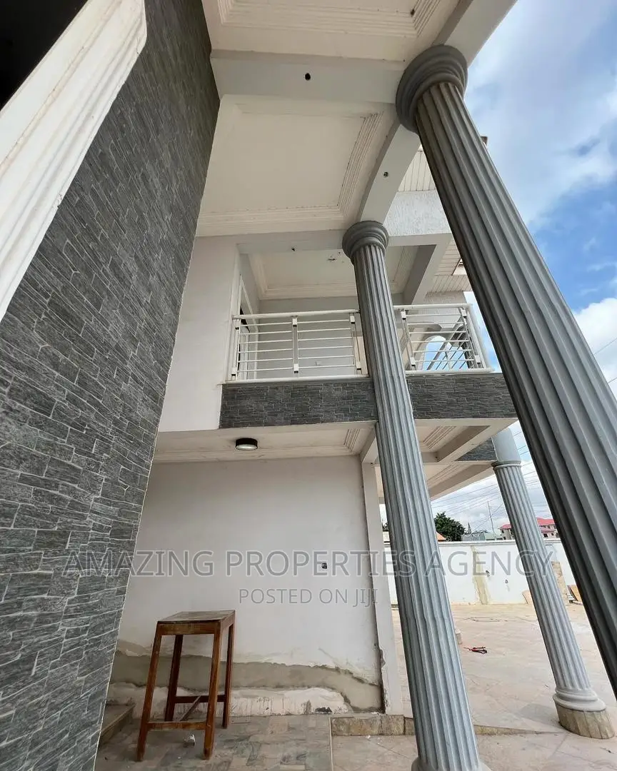 5bdrm House in East Legon for rent