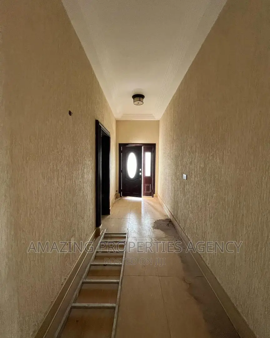 5bdrm House in East Legon for rent