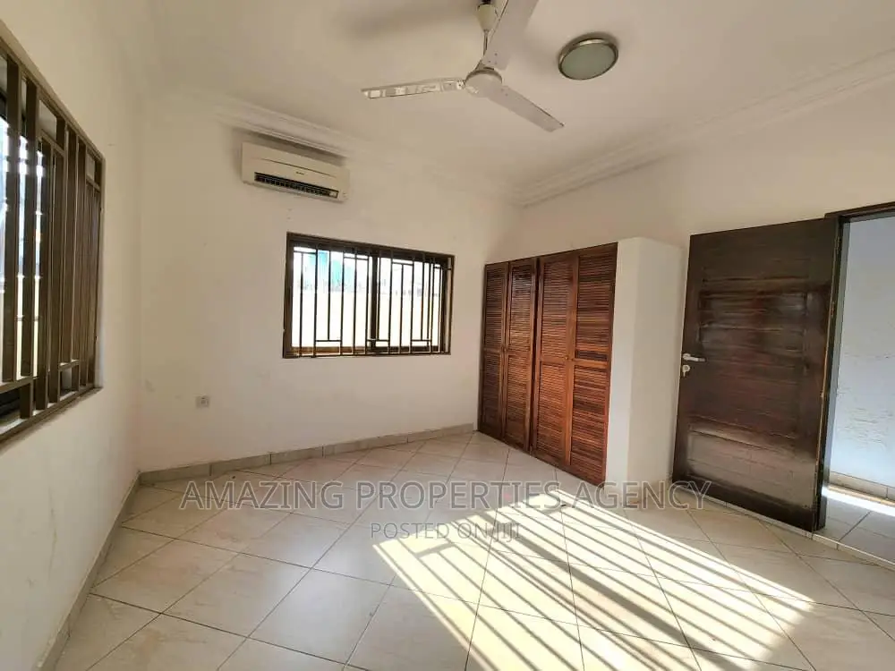 5bdrm House in East Legon for rent