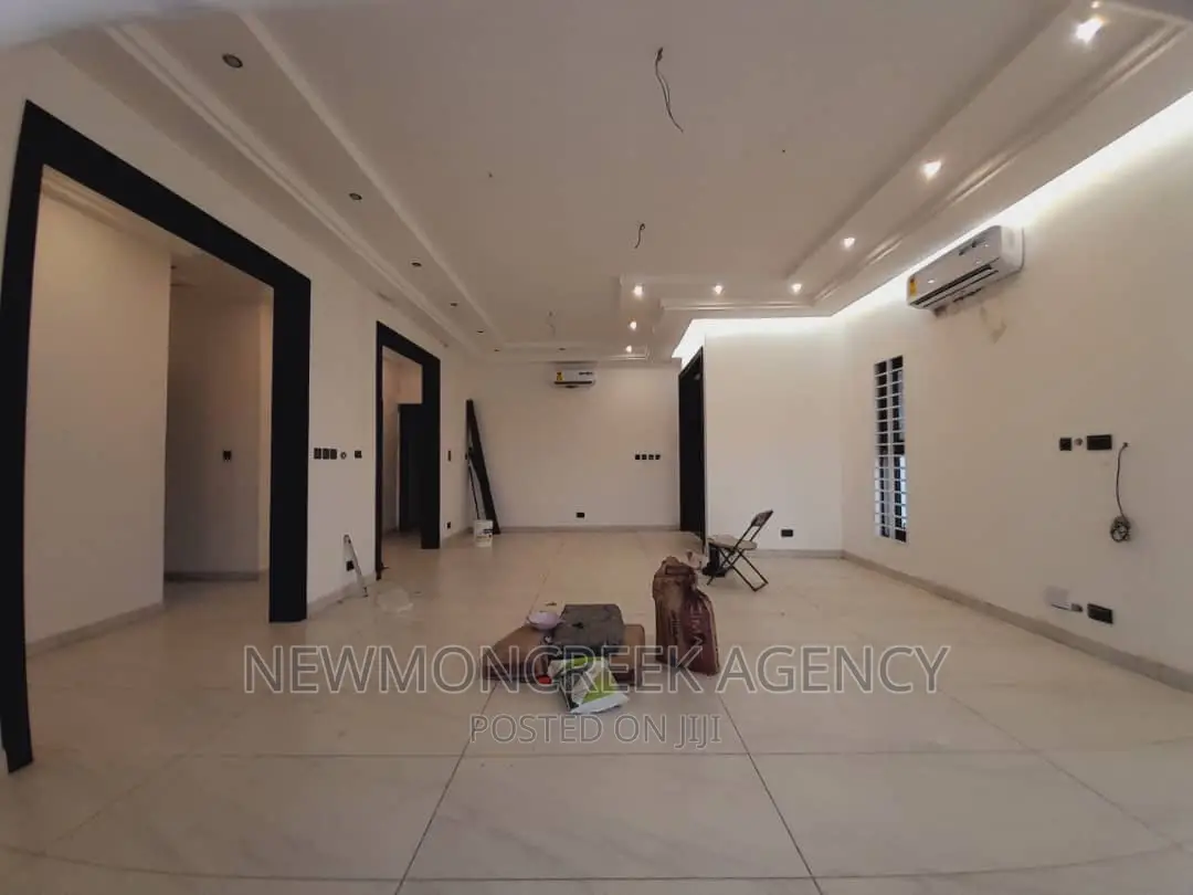 3bdrm Bungalow in Kwabenya Estate Road, Accra Metropolitan for sale