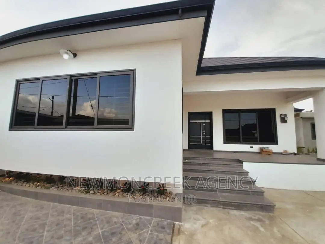 3bdrm Bungalow in Kwabenya Estate Road, Accra Metropolitan for sale