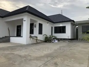 3bdrm Bungalow in Kwabenya Estate Road, Accra Metropolitan for sale