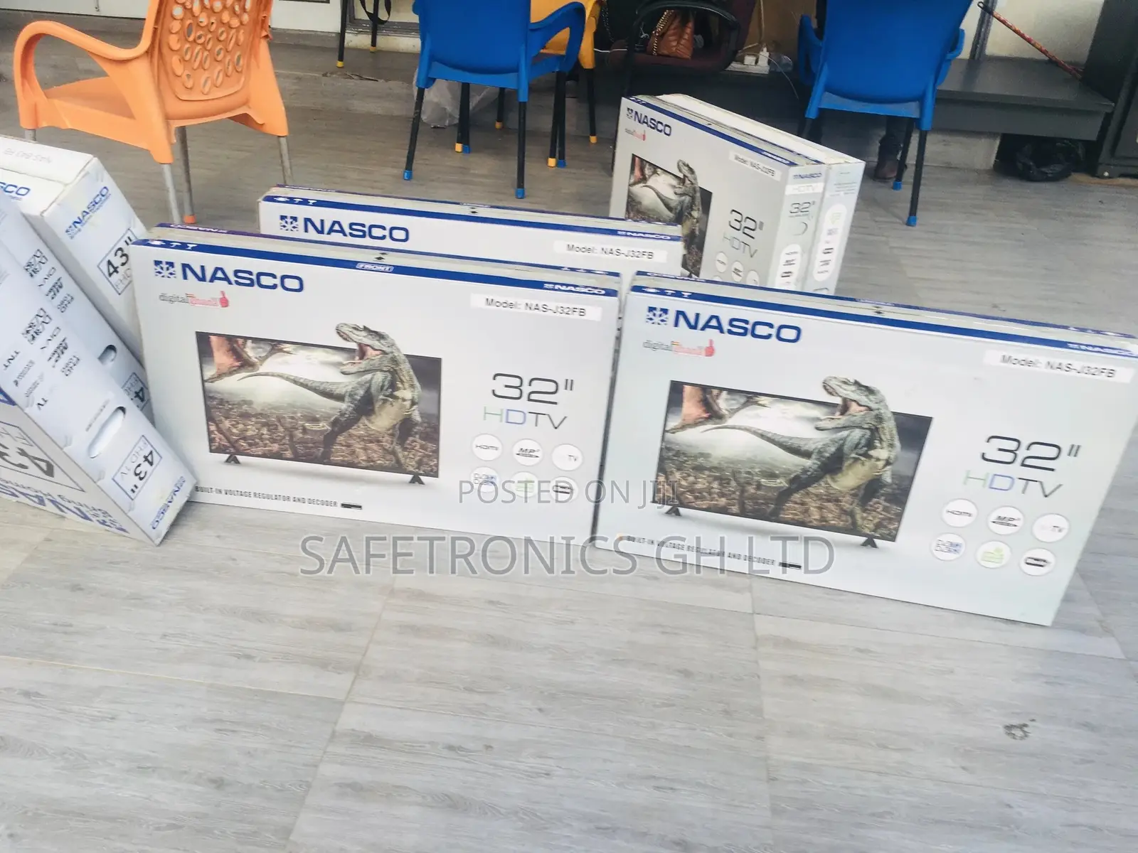 Black Full HD 32 Inch Digital Satelliet Nasco Glossy LED Tv