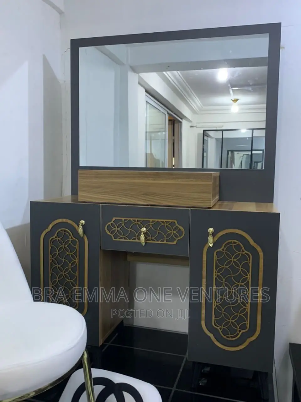 Dressing Mirror With Drawers