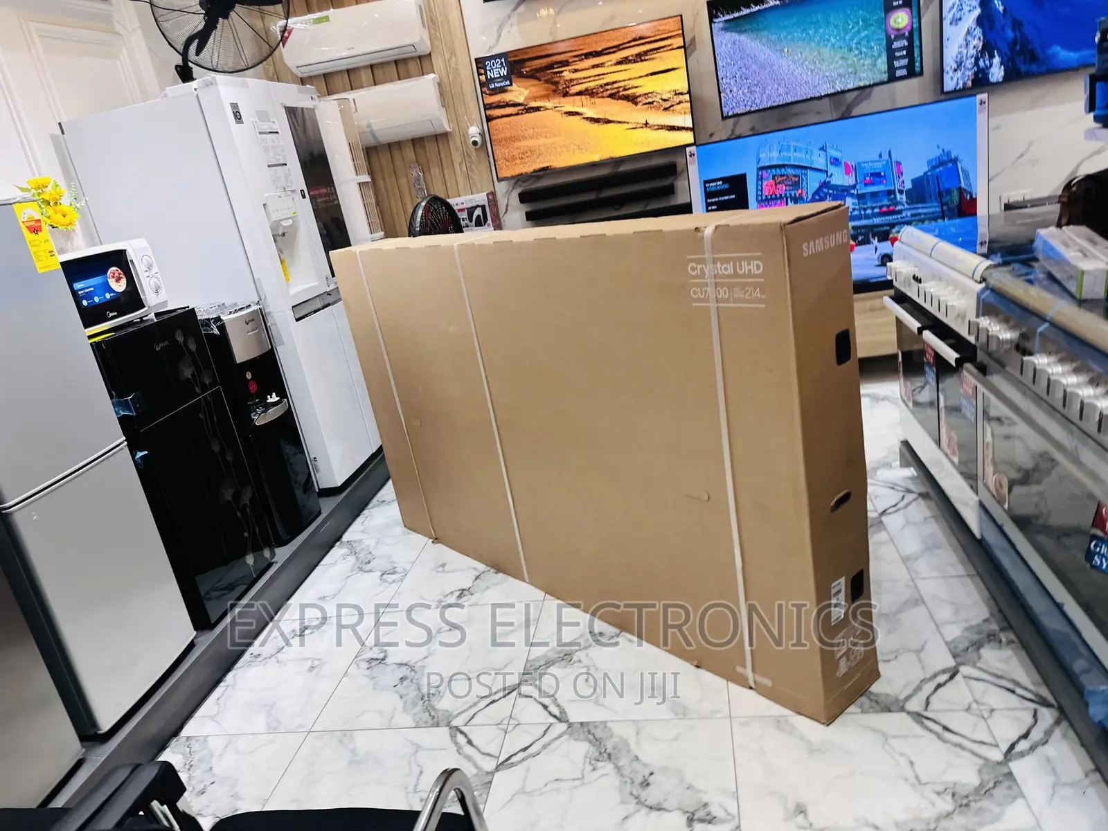 Ultimate Streaming Samsung Uhd Smart 85”Cu8000 Tv