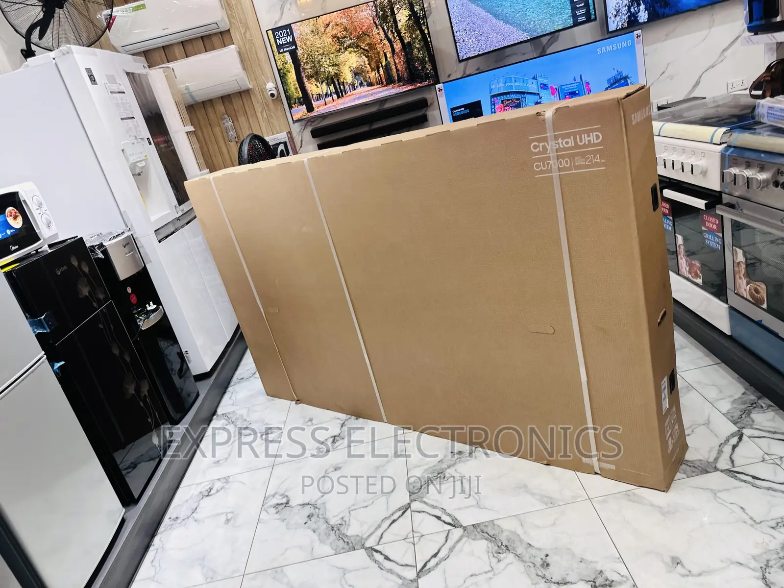 Crystal Clear Display Uhd Smart 85”Cu8000 Samsung
