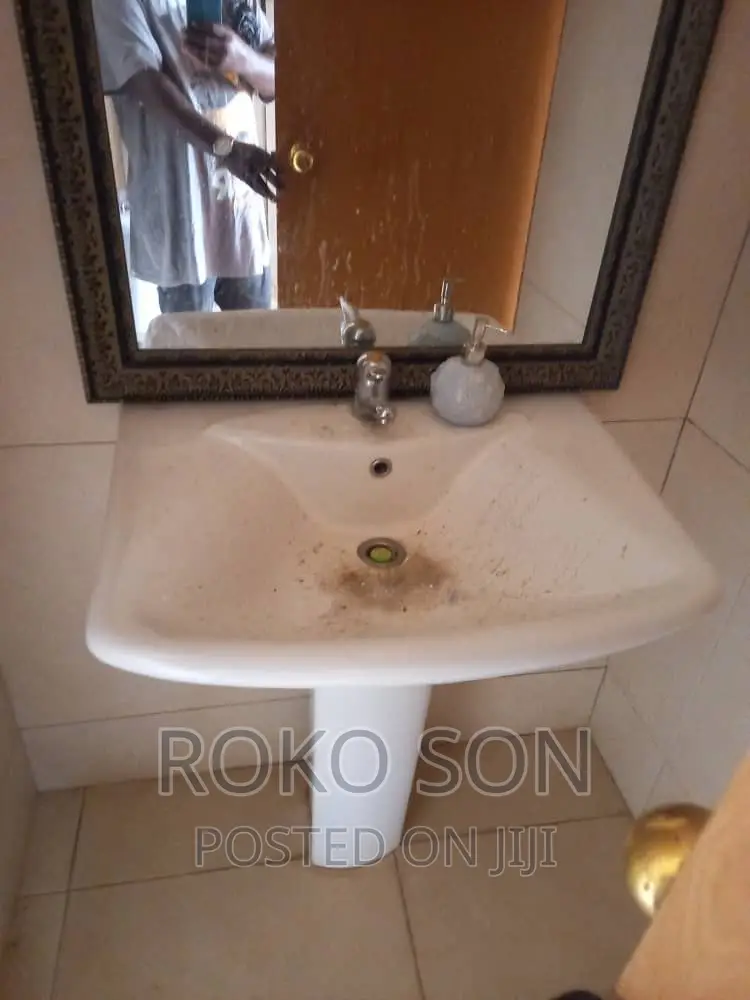3bdrm Apartment in Dr Roko, Dome for rent