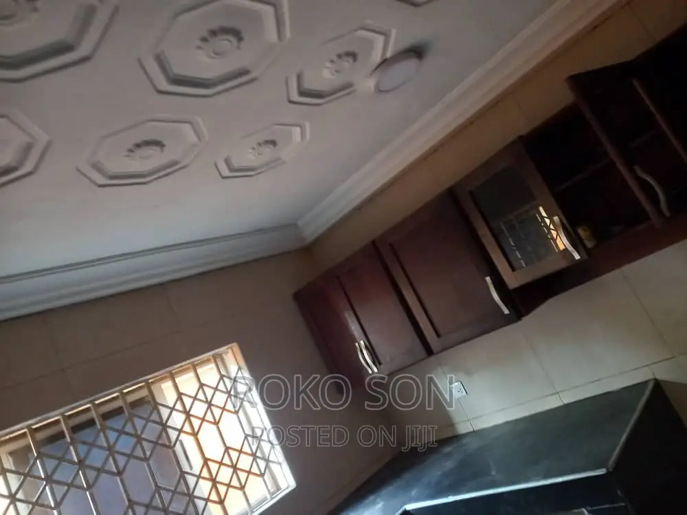3bdrm Apartment in Dr Roko, Dome for rent