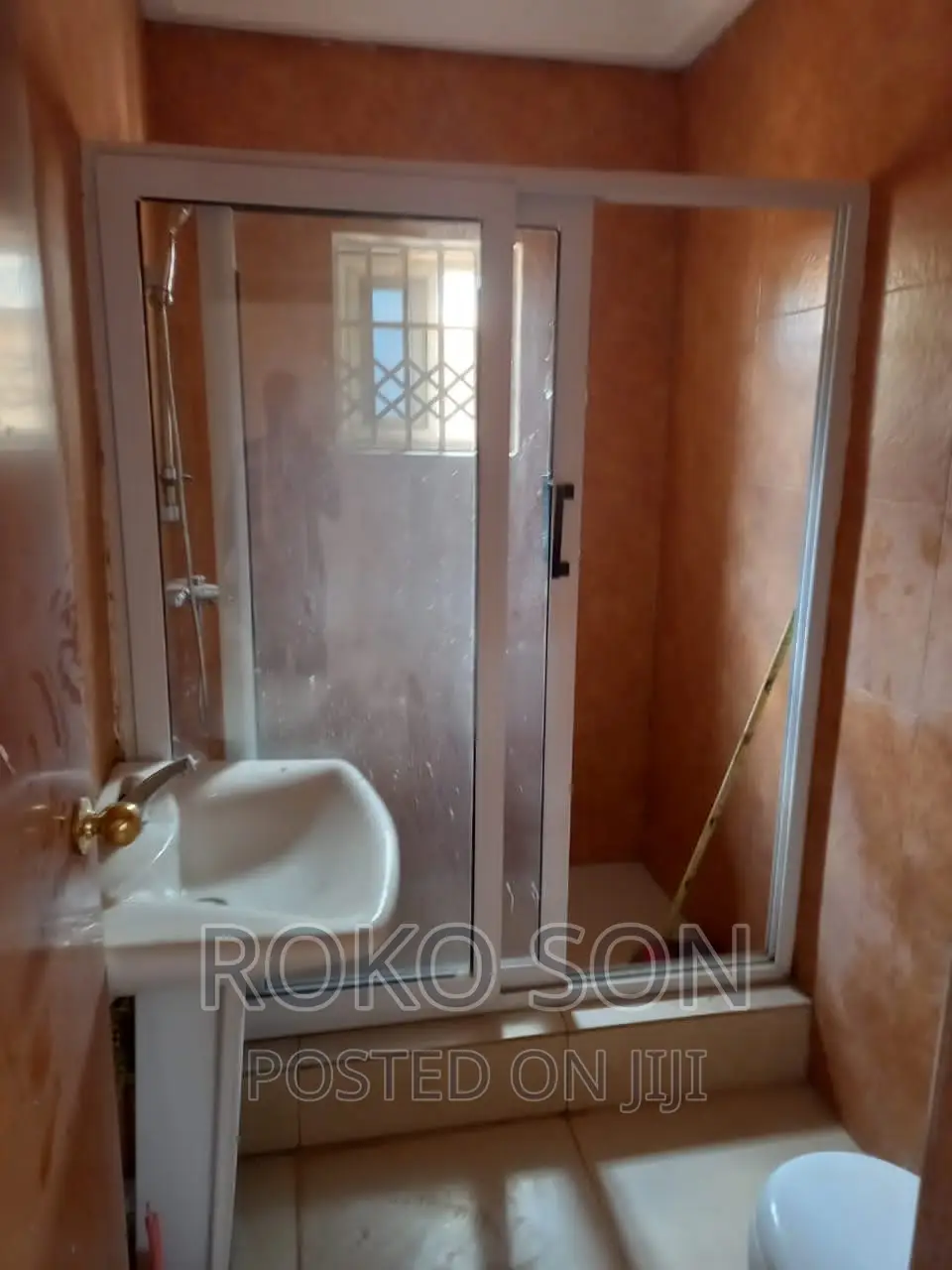 3bdrm Apartment in Dr Roko, Dome for rent