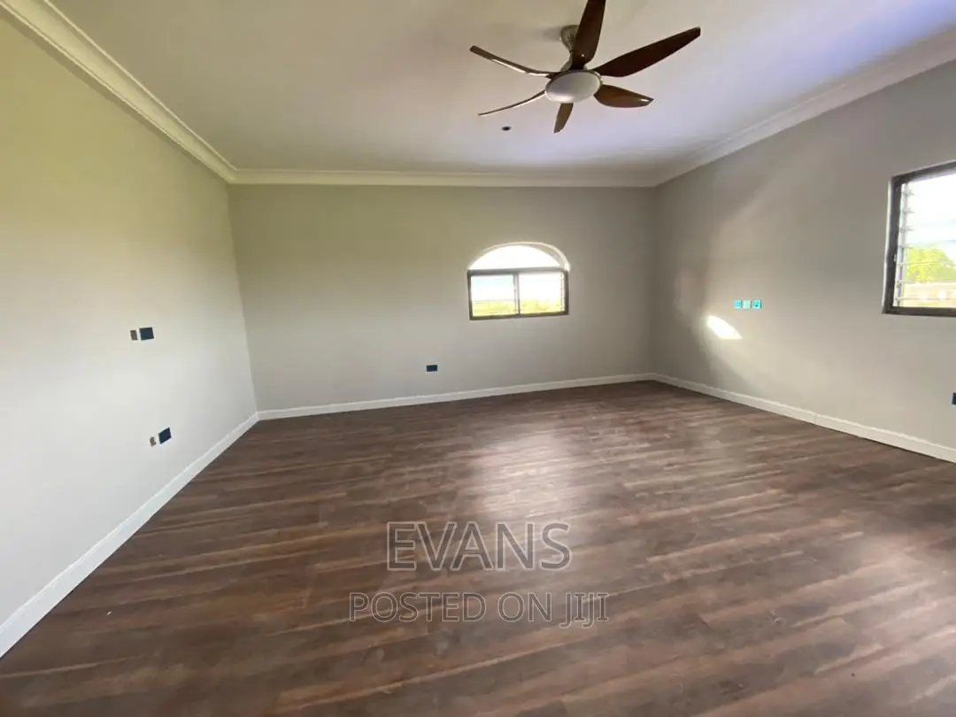 Laminate, Vinyl and SPC Flooring