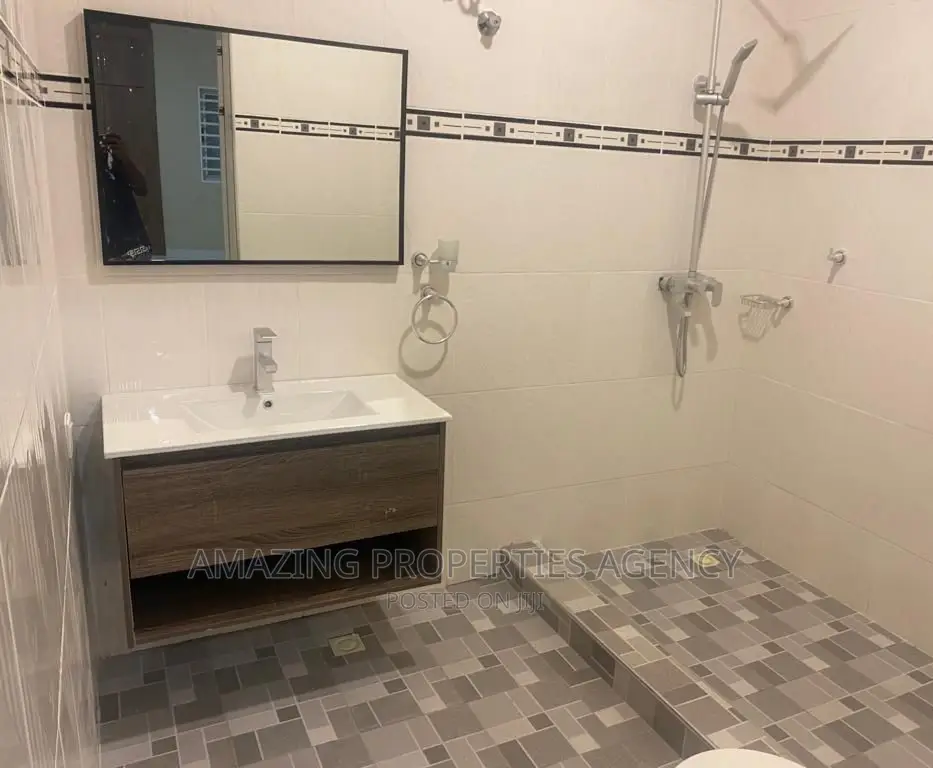 3bdrm House in Spintex for rent