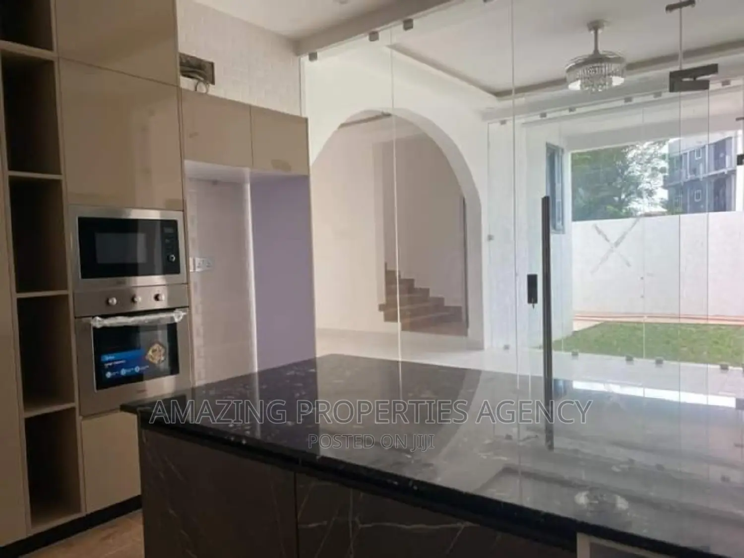 4bdrm House in Dzorwulu for sale