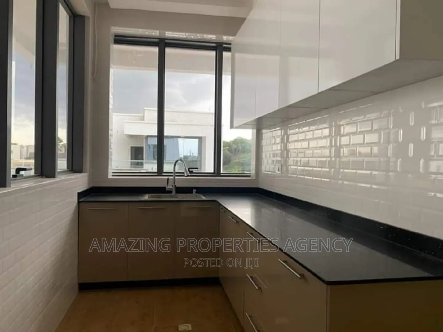 4bdrm House in Dzorwulu for sale