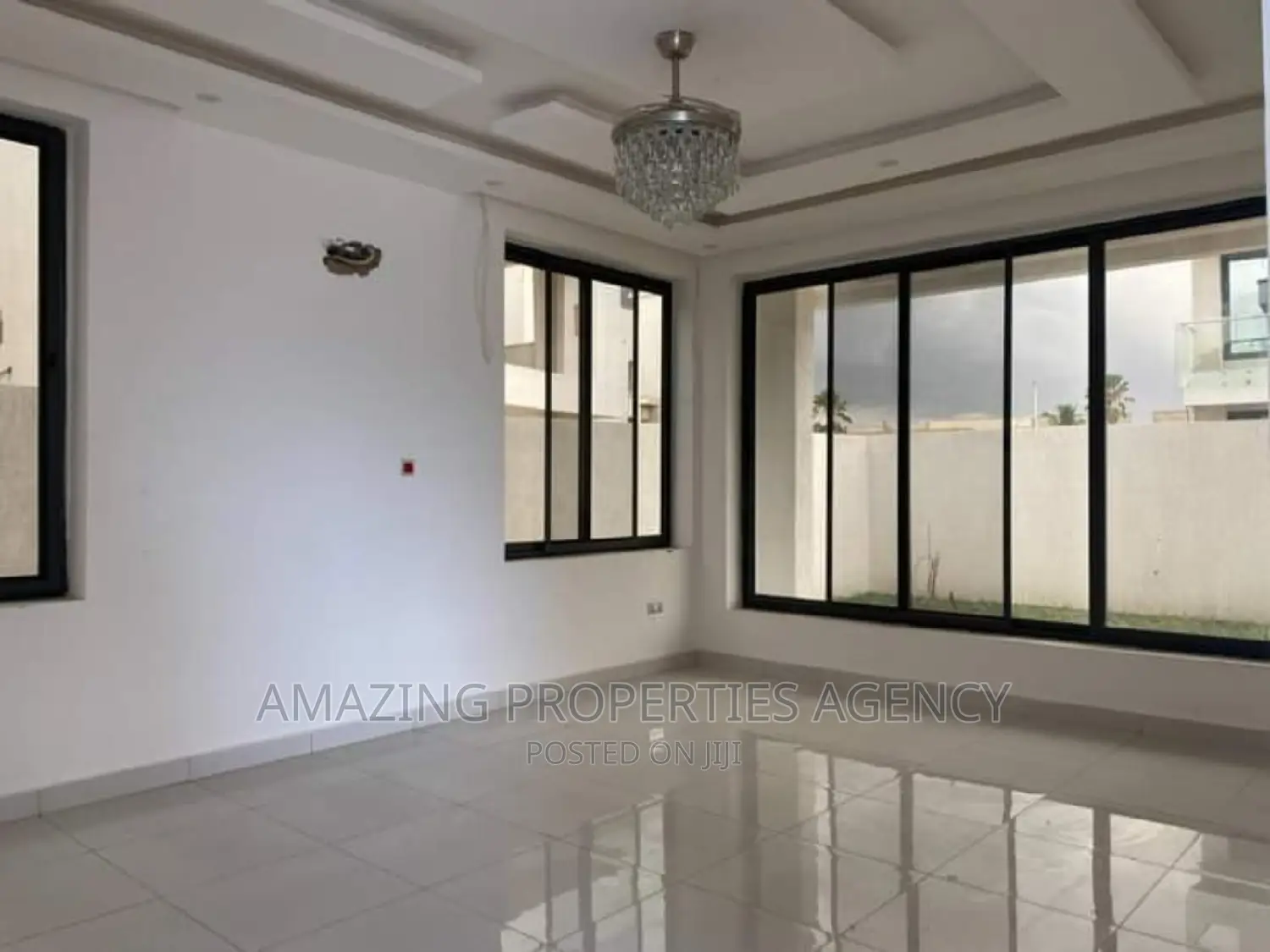 4bdrm House in Dzorwulu for sale