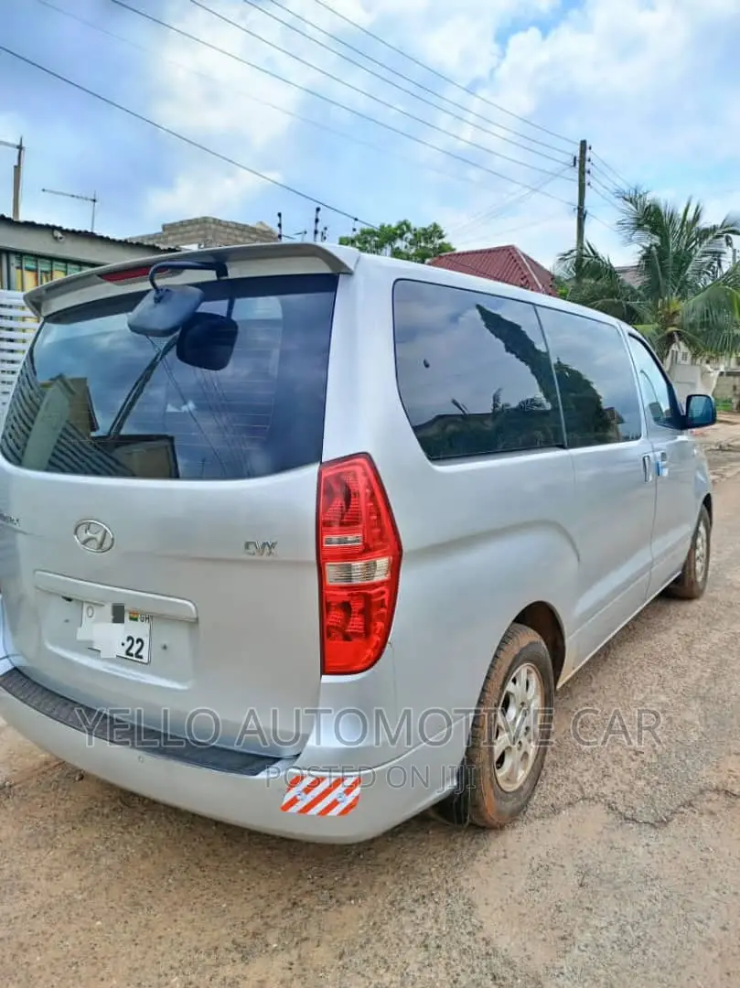Rent 12 Seater Hyundai H1