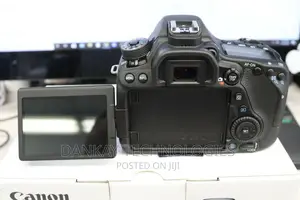 Canon 80d Body With Battery And Charger