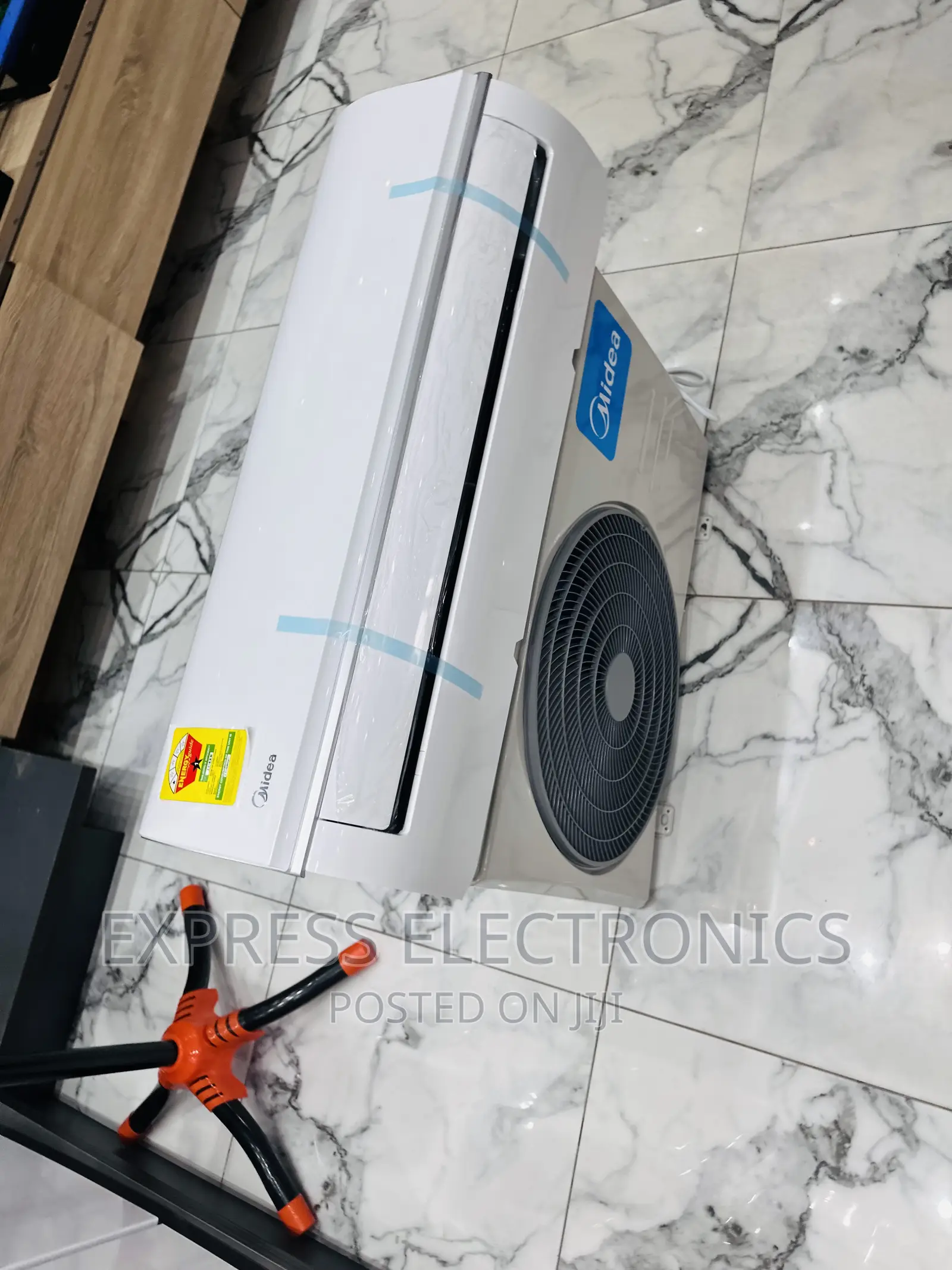 Embrace the Chill Split Midea 1.5hp AC White