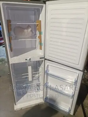 Pearl 220litres Top Freezer Refrigerator