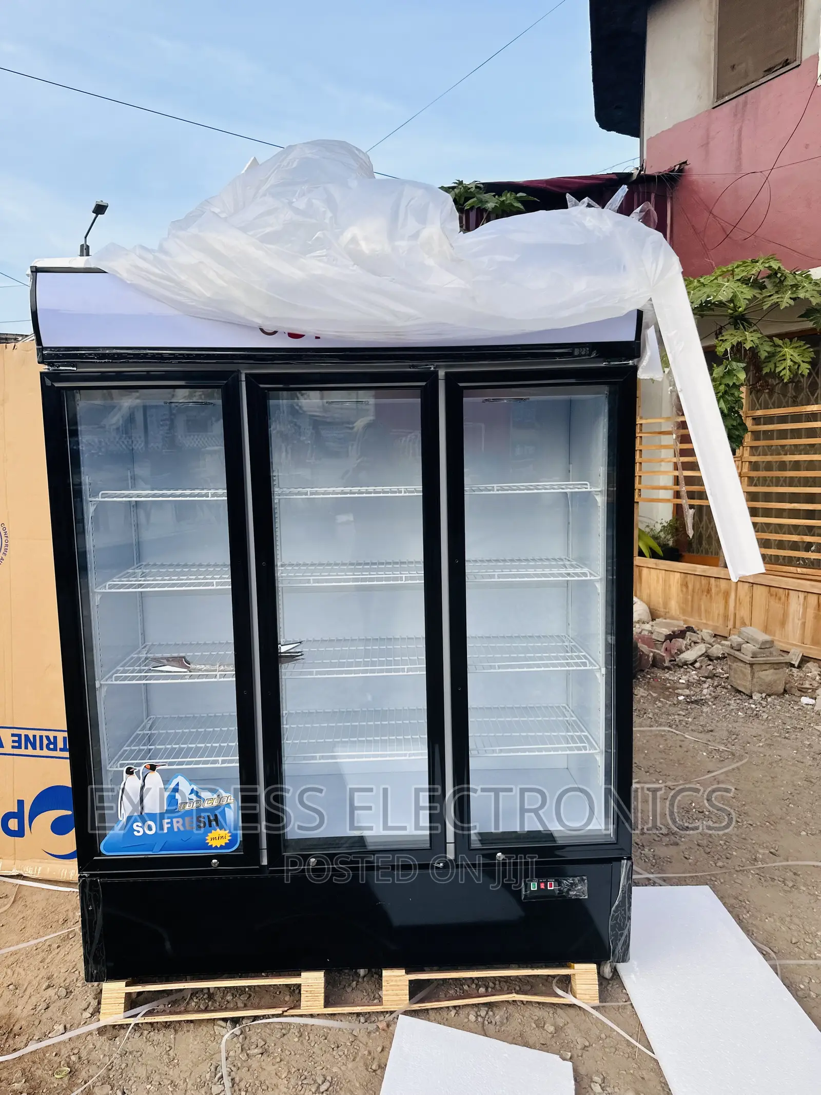 Buy for Less From 10gig Pearl PCF-150 950L Display Fridge