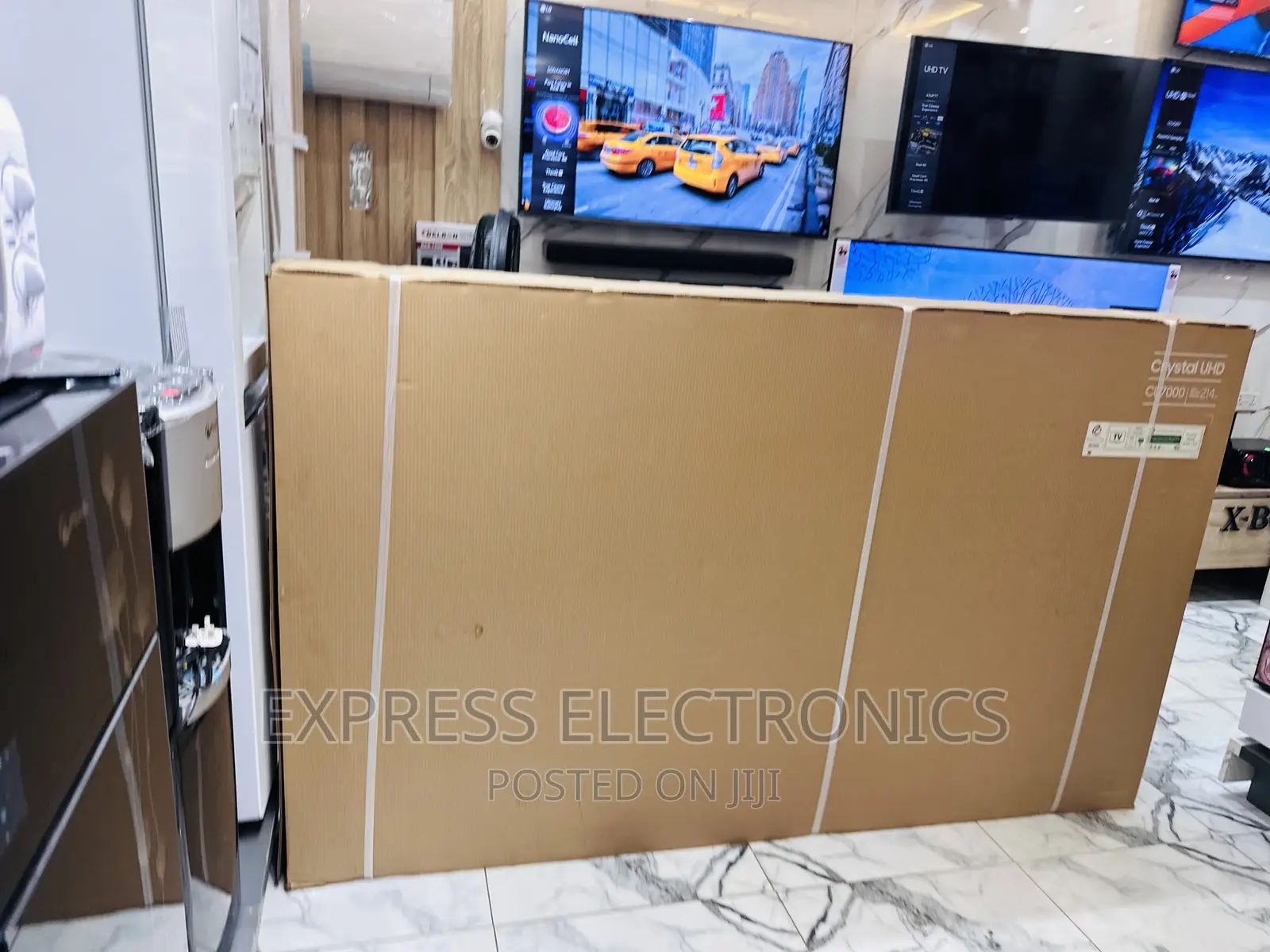 Tremendous Slim UHD Smart Samsung 75”Cu8000