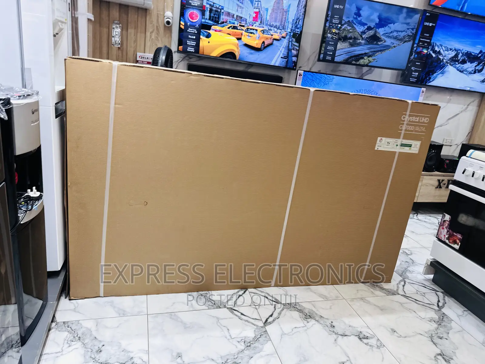 Tremendous Slim UHD Smart Samsung 75”Cu8000