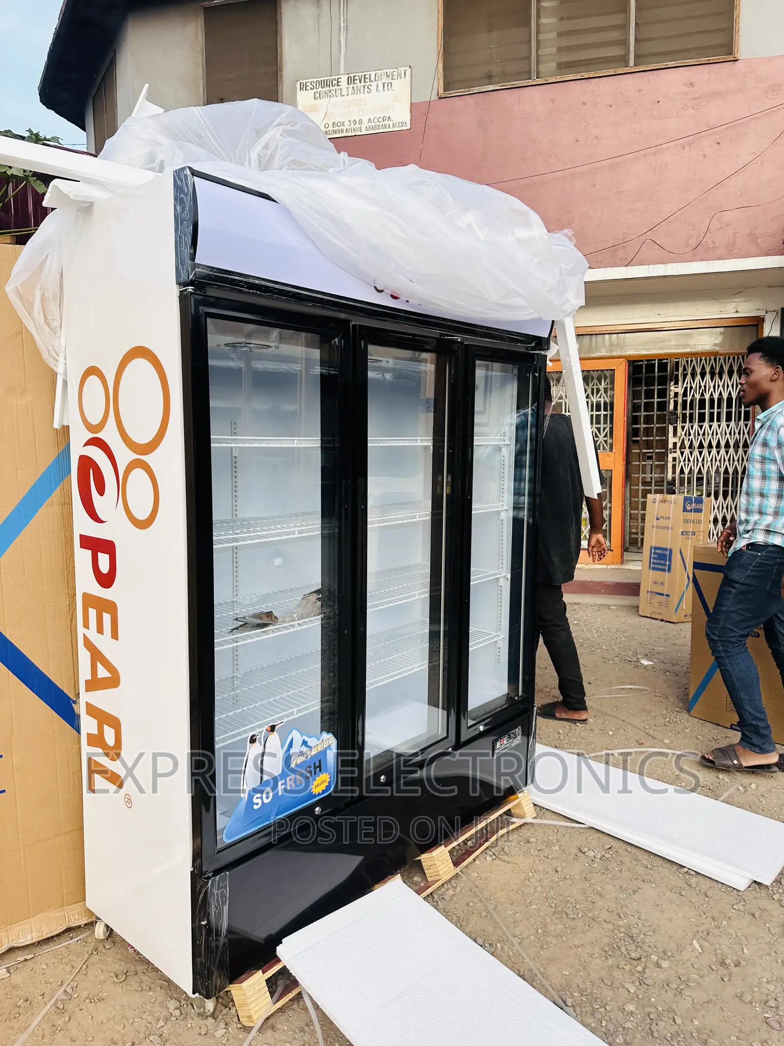 Elegant Design White Pearl PVC-150 Display Fridge 3doors