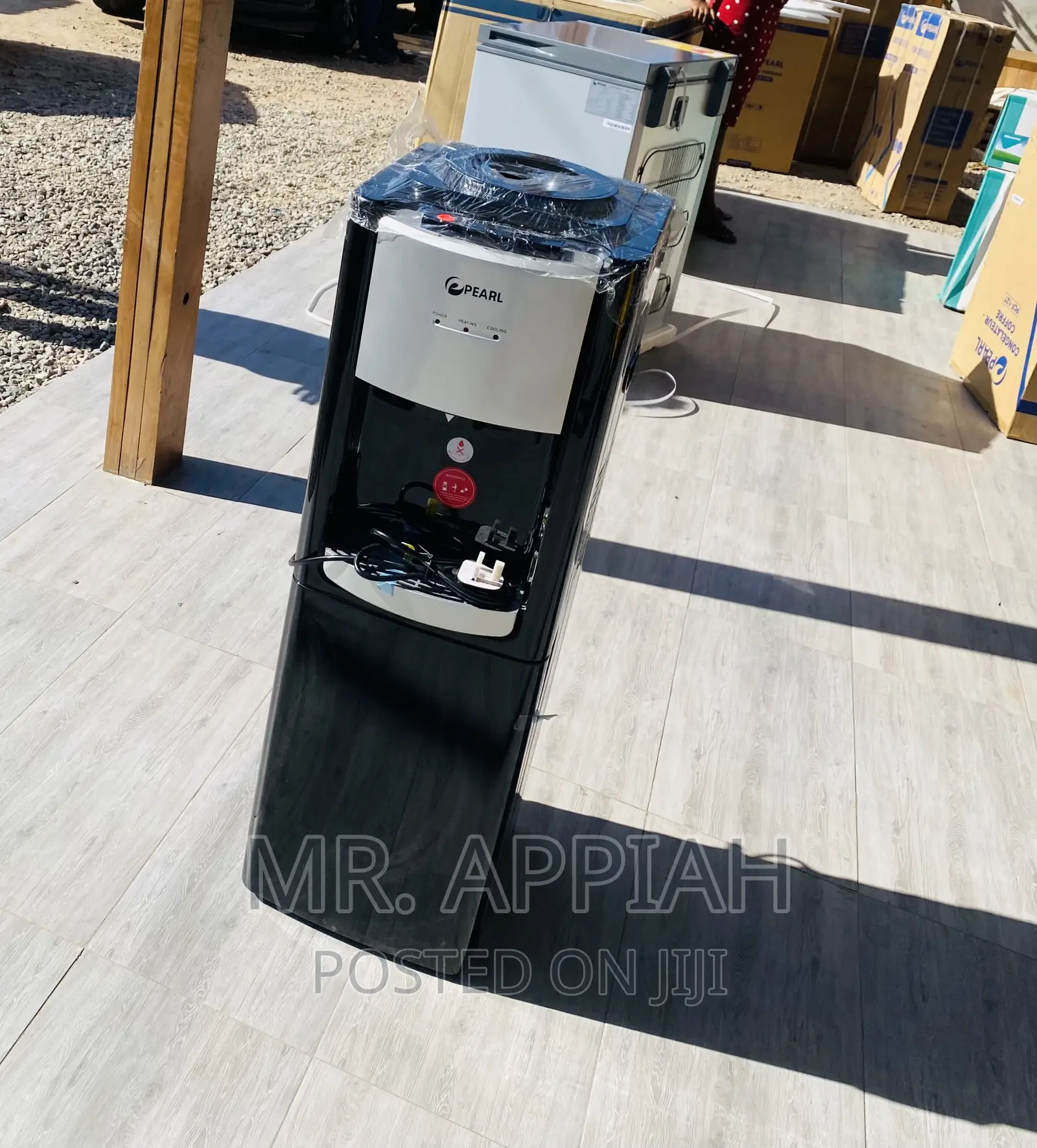 Shop Fabulous Pearl PWD —2008 Electric Display Fridge.