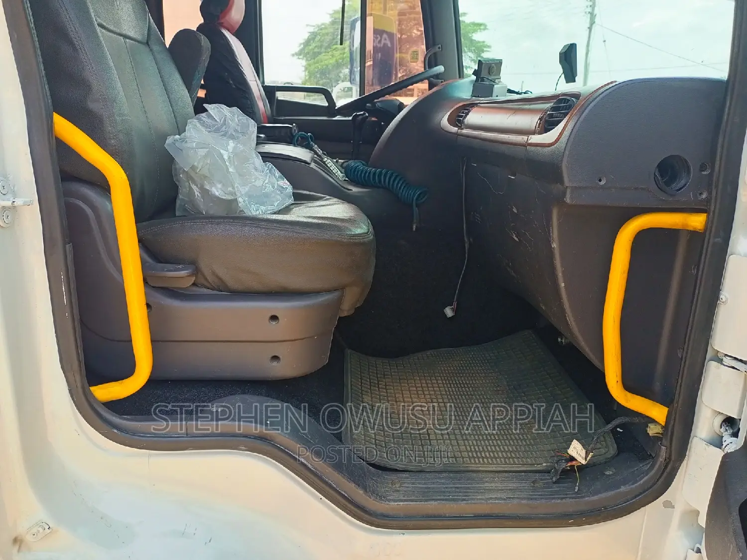 Hyundai Gold 25 Ton 14 Tyres