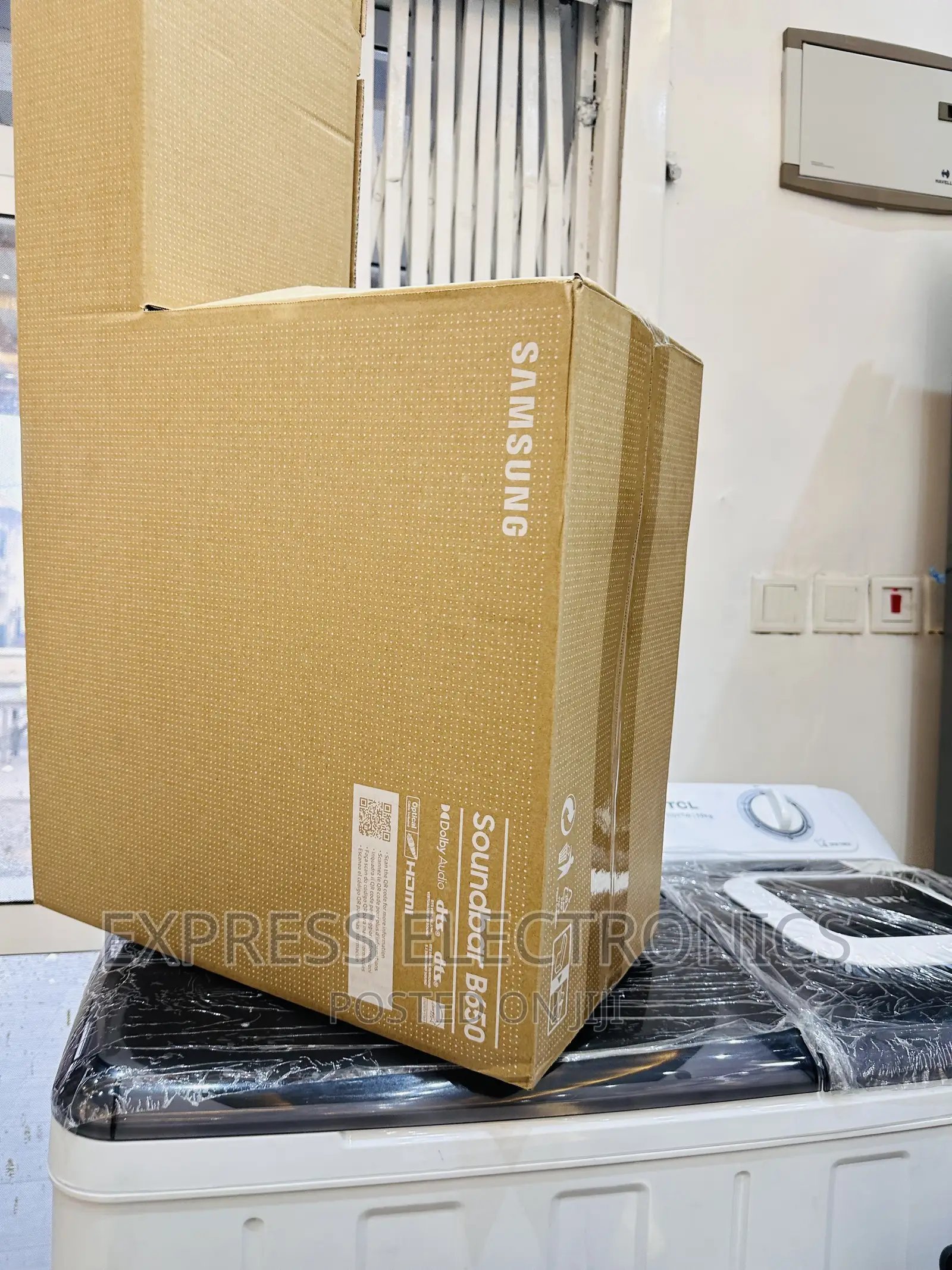 Beautiful  Soundbar With Samsung B650